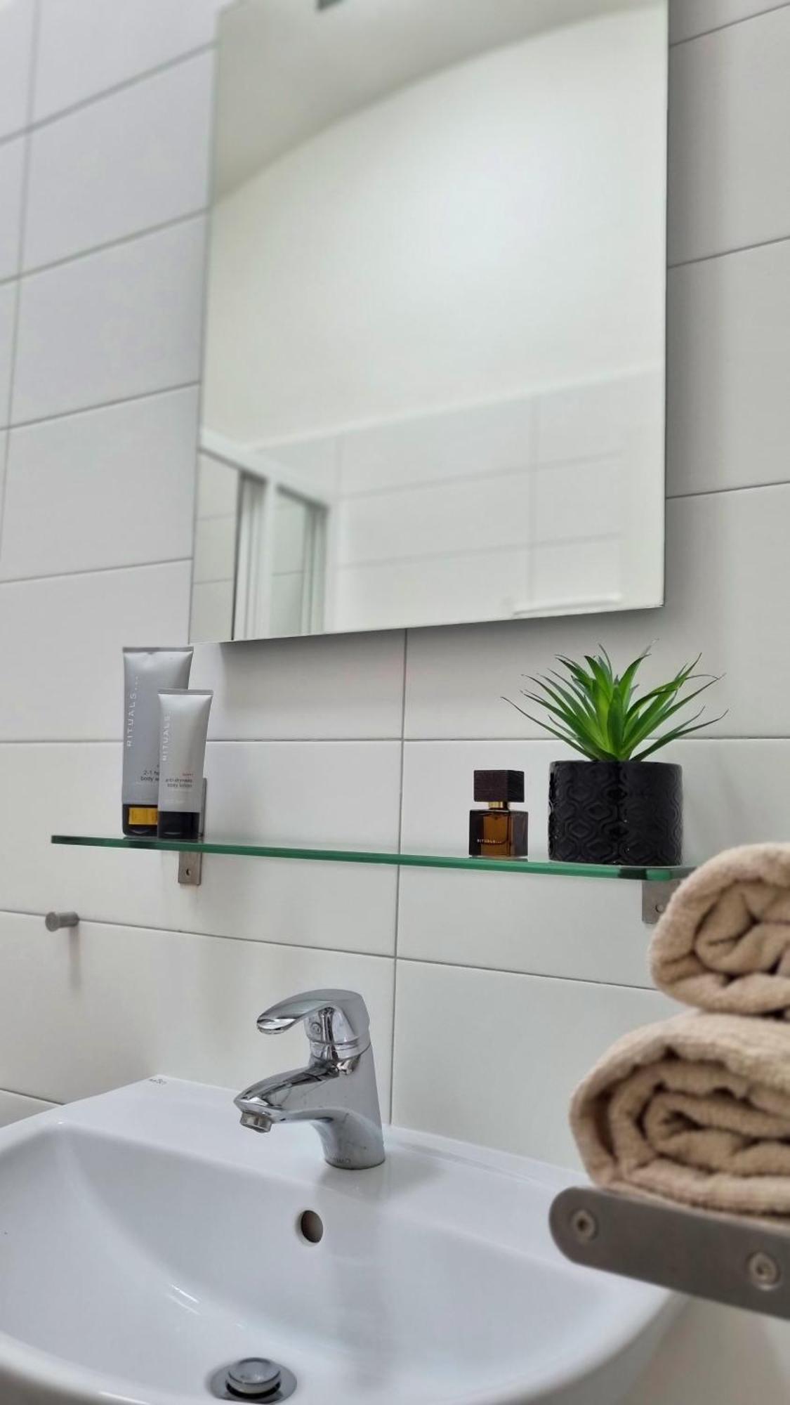 Finnem Rentals Florenc Прага Стая снимка