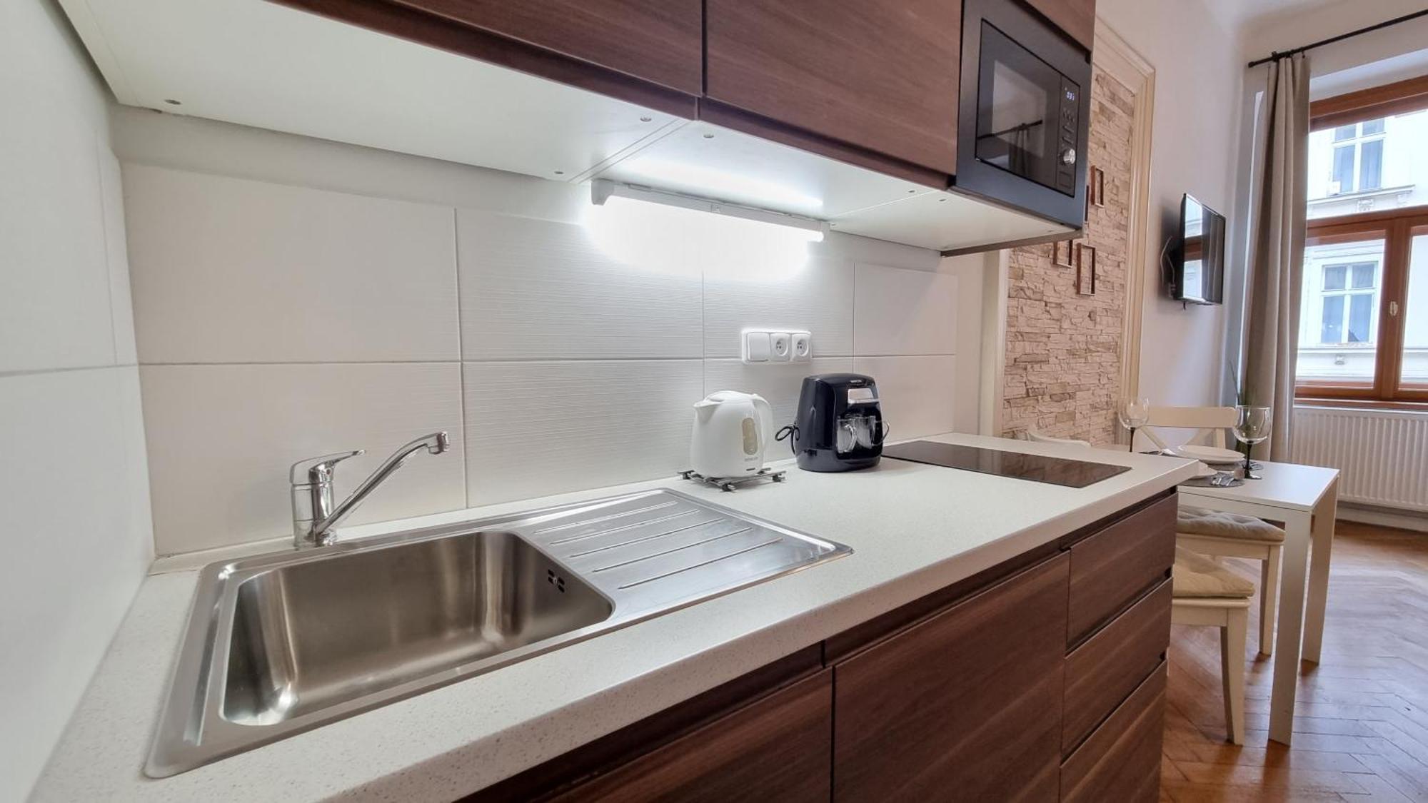 Finnem Rentals Florenc Прага Стая снимка